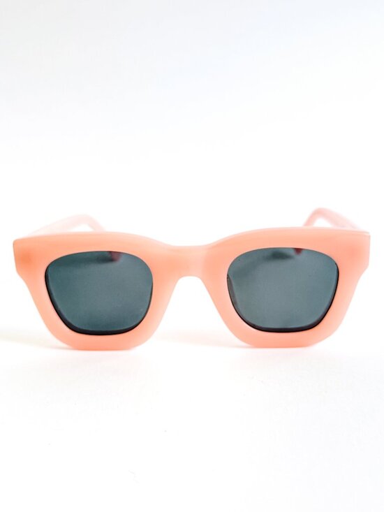 STRATA Roadcase Sunglasses in CAMEO PINK/SMOKE main image 10